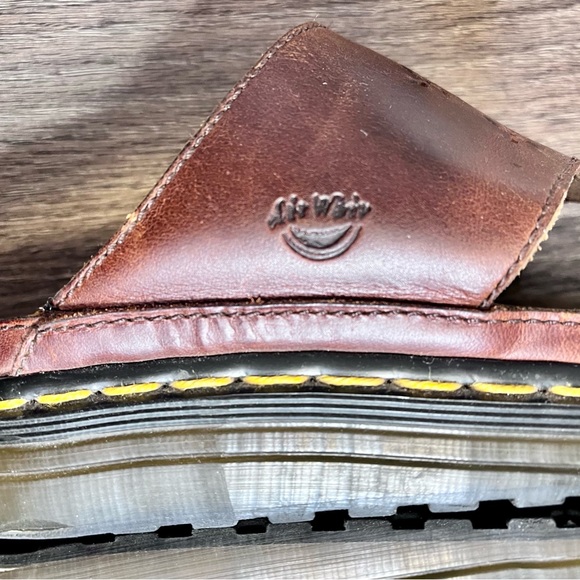 Dr. Martens | Vintage Y2K Thong Low Platform Sandals with Perforated Leather Sz7 - Picture 14 of 16